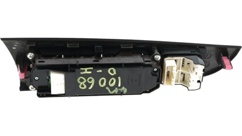 8404053180 front window
